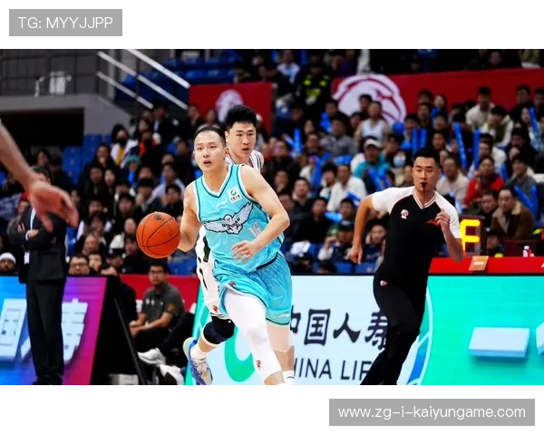 同曦主帅王世龙带队备战，期待新赛季表现